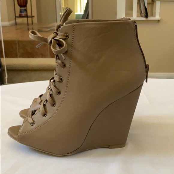 CHARLOTTE RUSSE WOMEN SHOES - Picture 7 of 7